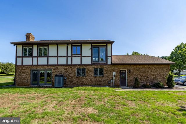 1525 EDINBOROUGH CIR, Landisville, PA 17538