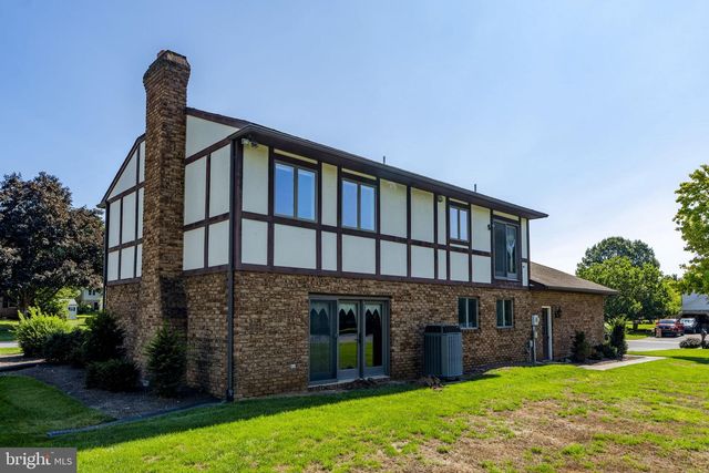 1525 EDINBOROUGH CIR, Landisville, PA 17538