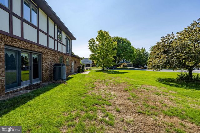 1525 EDINBOROUGH CIR, Landisville, PA 17538