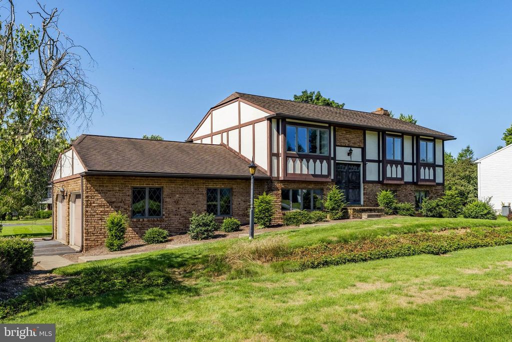 1525 EDINBOROUGH CIR, Landisville, PA 17538