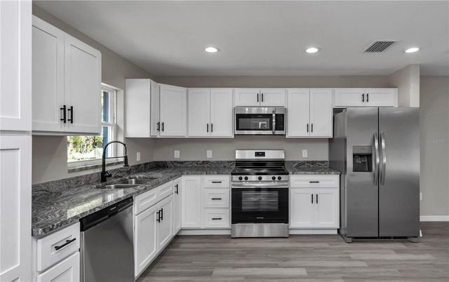 2556 SW 152ND AVENUE, Ocala, FL 34481