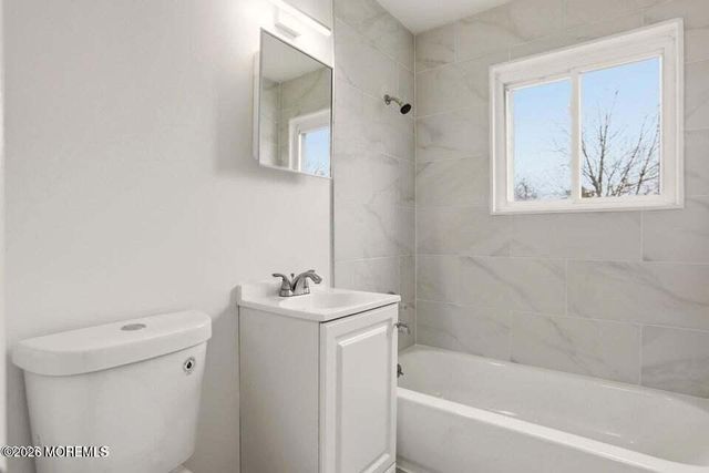 28 Brandies Road, Toms River, NJ 08757