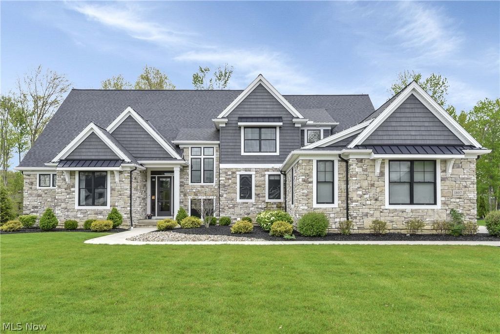 1807 Jager Lane, Westlake, OH 44145