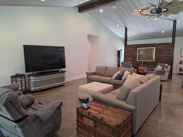448 County Road 3955, Mineola, TX 75773
