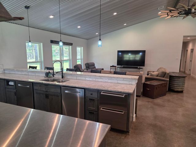 448 County Road 3955, Mineola, TX 75773