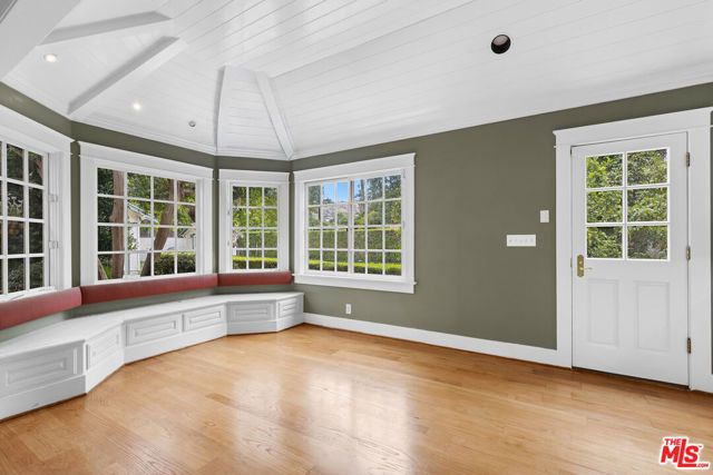 1625 Opechee Way, Glendale, CA 91208