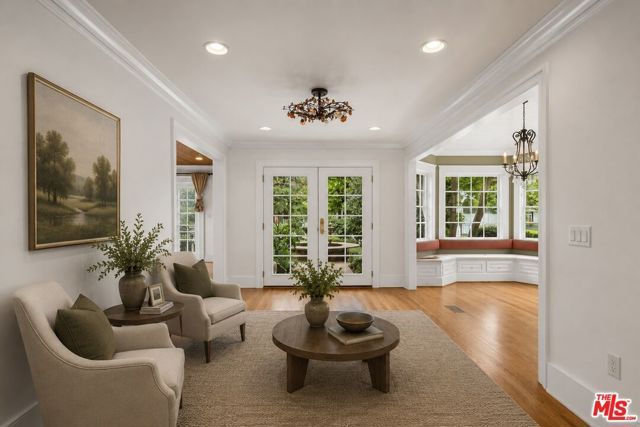 1625 Opechee Way, Glendale, CA 91208