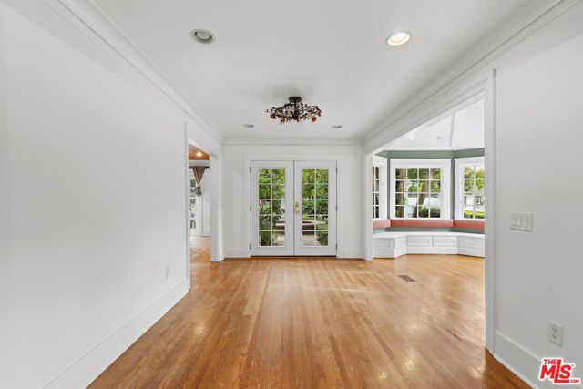 1625 Opechee Way, Glendale, CA 91208