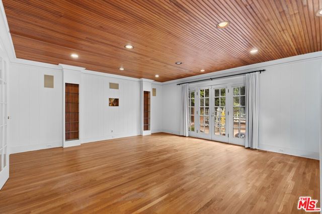 1625 Opechee Way, Glendale, CA 91208