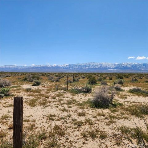 45215138 Near Fairlane, Lucerne Valley, CA 92356