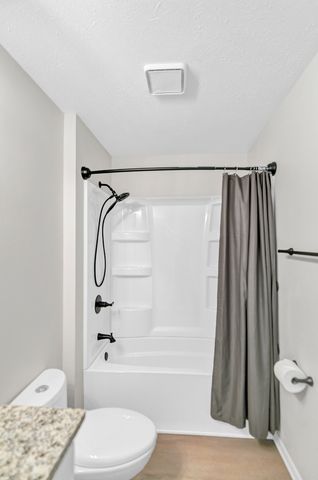 7636 Creek Bend 7636, Rockford, IL 61114