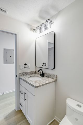 7636 Creek Bend 7636, Rockford, IL 61114