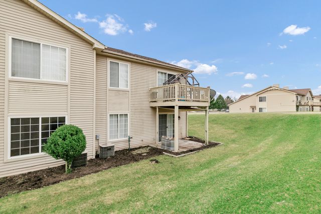 7636 Creek Bend 7636, Rockford, IL 61114