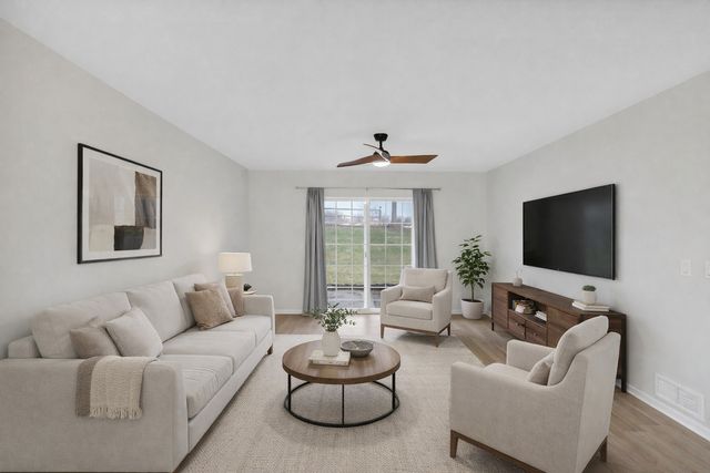 7636 Creek Bend 7636, Rockford, IL 61114