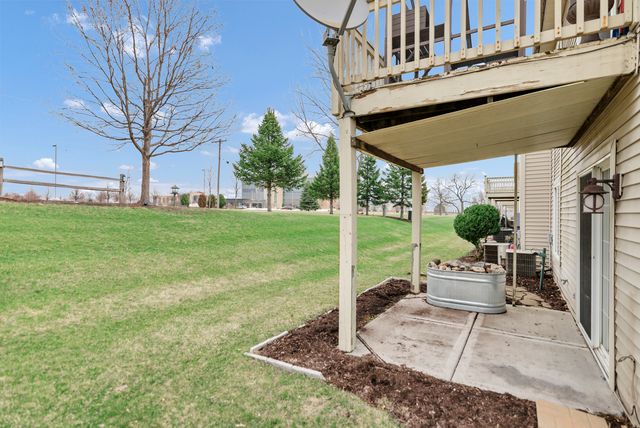 7636 Creek Bend 7636, Rockford, IL 61114