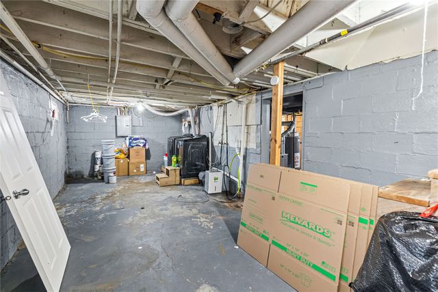 1415 Osceola Avenue, Des Moines, IA 50316