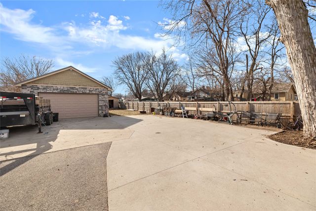 1415 Osceola Avenue, Des Moines, IA 50316