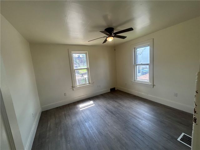 727 S 14th St, Monessen, PA 15062