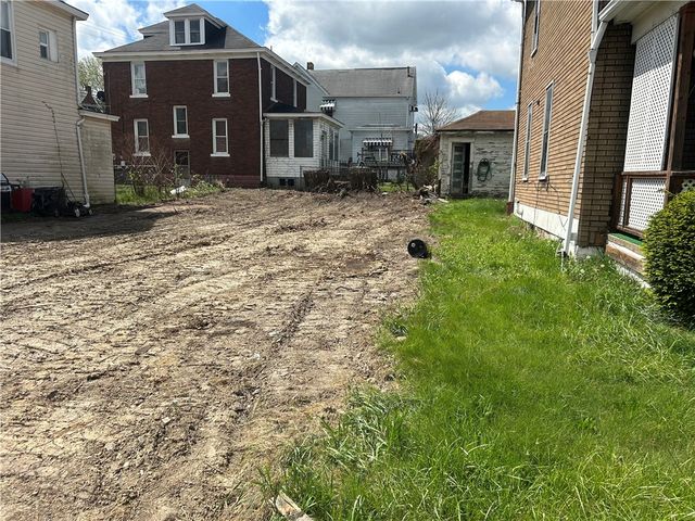 727 S 14th St, Monessen, PA 15062