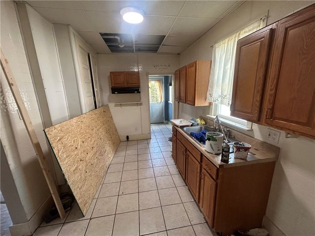 727 S 14th St, Monessen, PA 15062