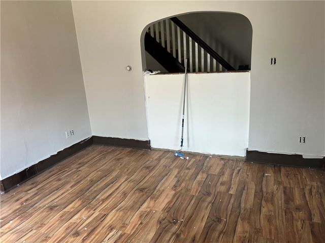 727 S 14th St, Monessen, PA 15062