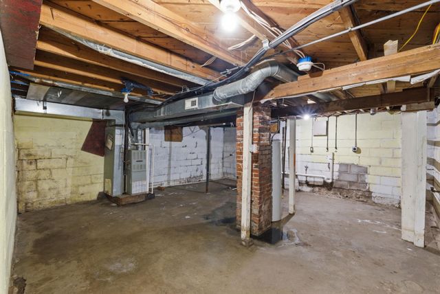 2458 W 3rd, Wichita, KS 67203