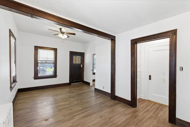 2458 W 3rd, Wichita, KS 67203