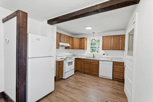 2458 W 3rd, Wichita, KS 67203