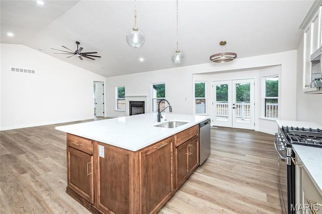 6420 Glennsway Drive, Imperial, MO 63052
