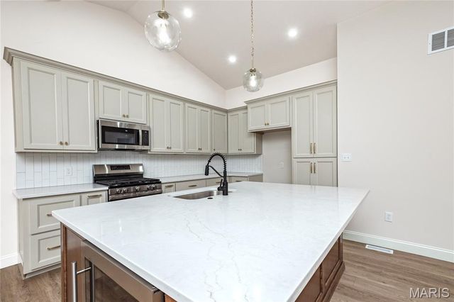 6420 Glennsway Drive, Imperial, MO 63052