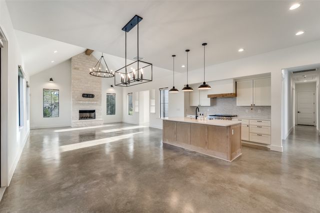 1211 Westhaven Drive, Canyon Lake, TX 78133