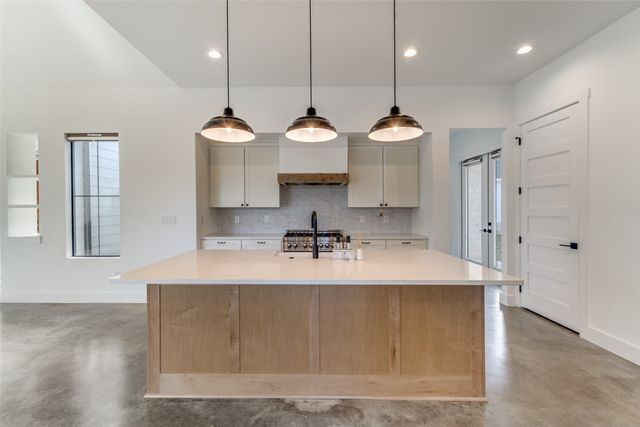 1211 Westhaven Drive, Canyon Lake, TX 78133