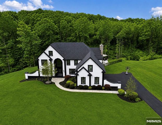 99 Lambert Drive, Sparta, NJ 07871