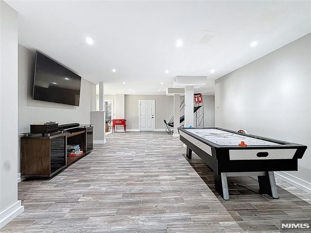 99 Lambert Drive, Sparta, NJ 07871
