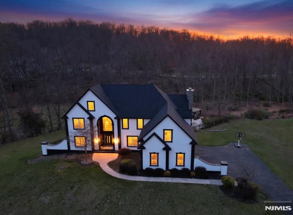 99 Lambert Drive, Sparta, NJ 07871