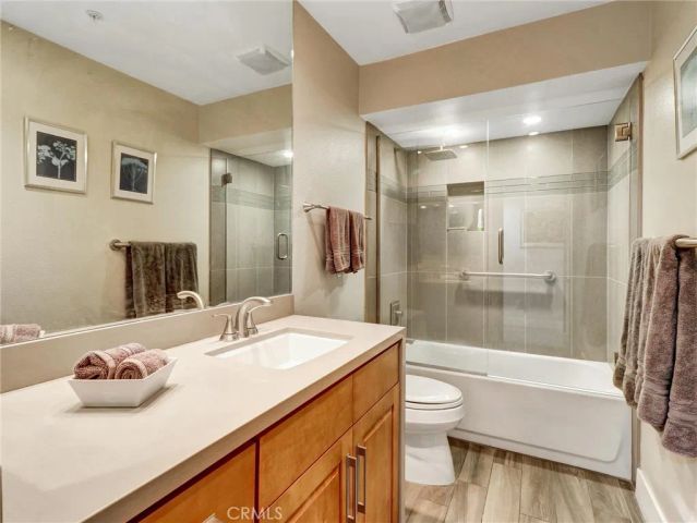 2955 E Avery B, Palm Springs, CA 92264