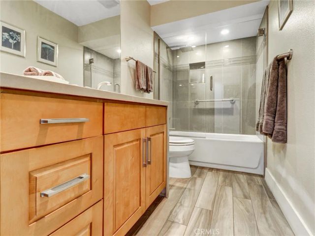 2955 E Avery B, Palm Springs, CA 92264