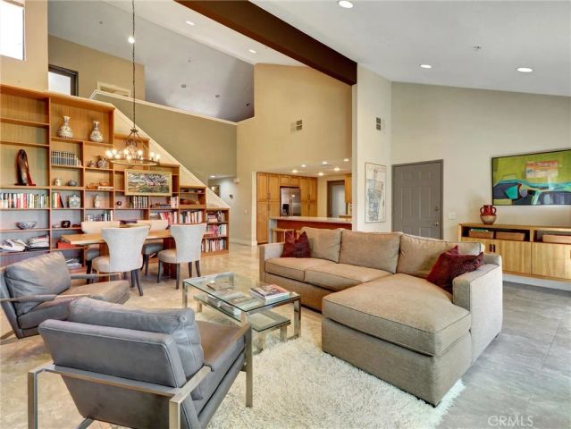 2955 E Avery B, Palm Springs, CA 92264