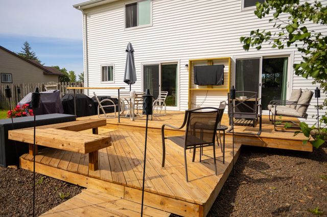 5045 Rockwood Drive, Grand Blanc, MI 48439