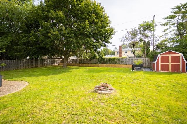 5045 Rockwood Drive, Grand Blanc, MI 48439