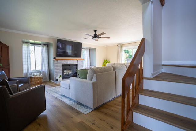 5045 Rockwood Drive, Grand Blanc, MI 48439