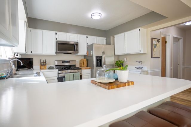 5045 Rockwood Drive, Grand Blanc, MI 48439