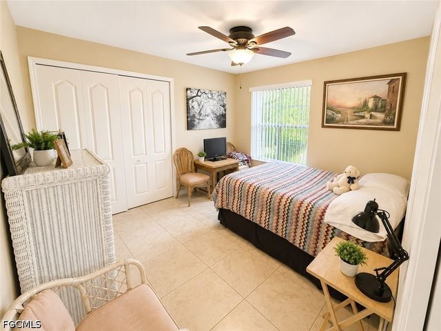 922 SE 1st PL, Cape Coral, FL 33990
