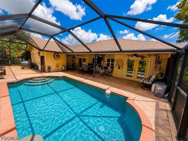 922 SE 1st PL, Cape Coral, FL 33990