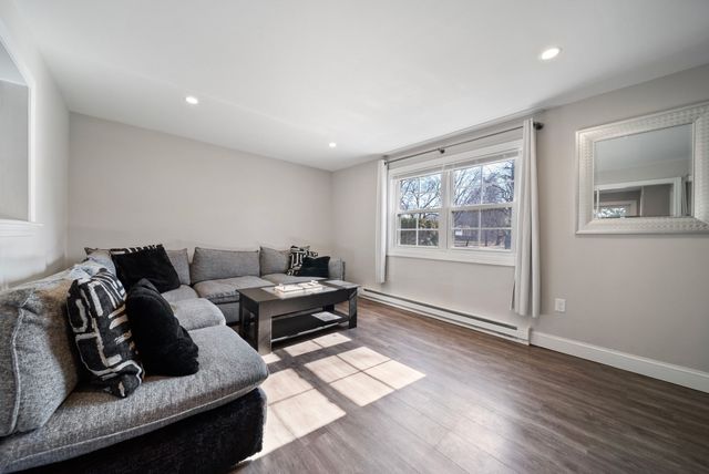140 Old Ferry Rd M, Haverhill, MA 01830