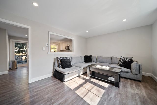 140 Old Ferry Rd M, Haverhill, MA 01830