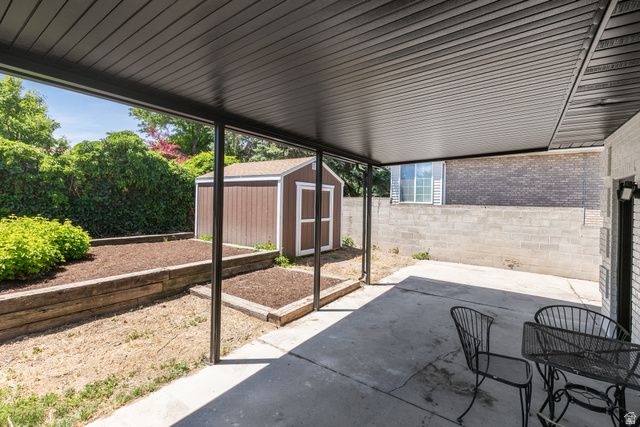 3063 W HOLDERSHILL LN, Taylorsville, UT 84129