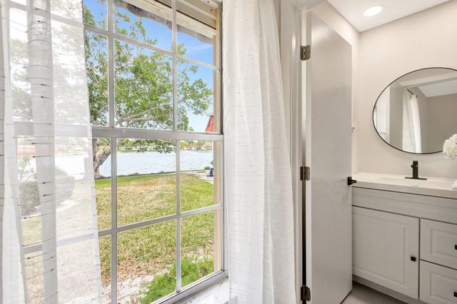 733 Nantucket Circle, Lake Worth, FL 33467
