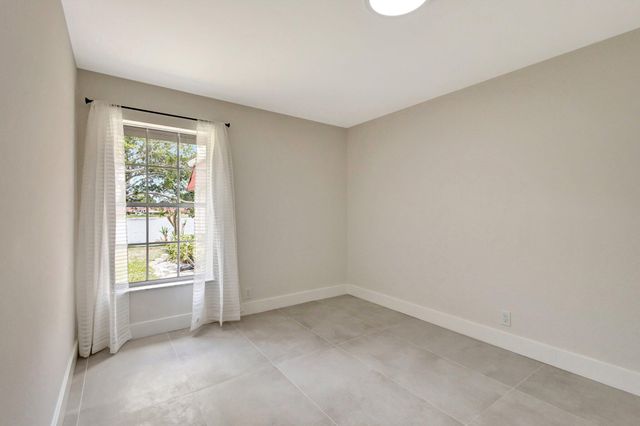 733 Nantucket Circle, Lake Worth, FL 33467