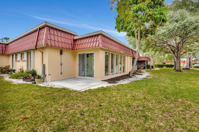 733 Nantucket Circle, Lake Worth, FL 33467